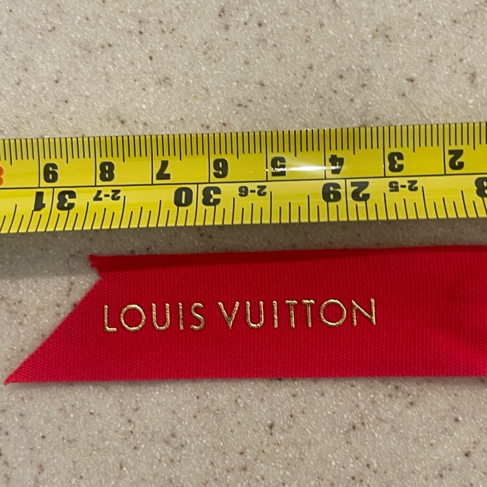 Louis Vuitton Vibrant Red and Blue Ribbon - Picture 6 of 6